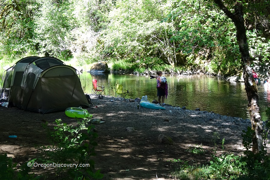 Beautiful Little River Hiking & Swimming Southern Oregon Oregon