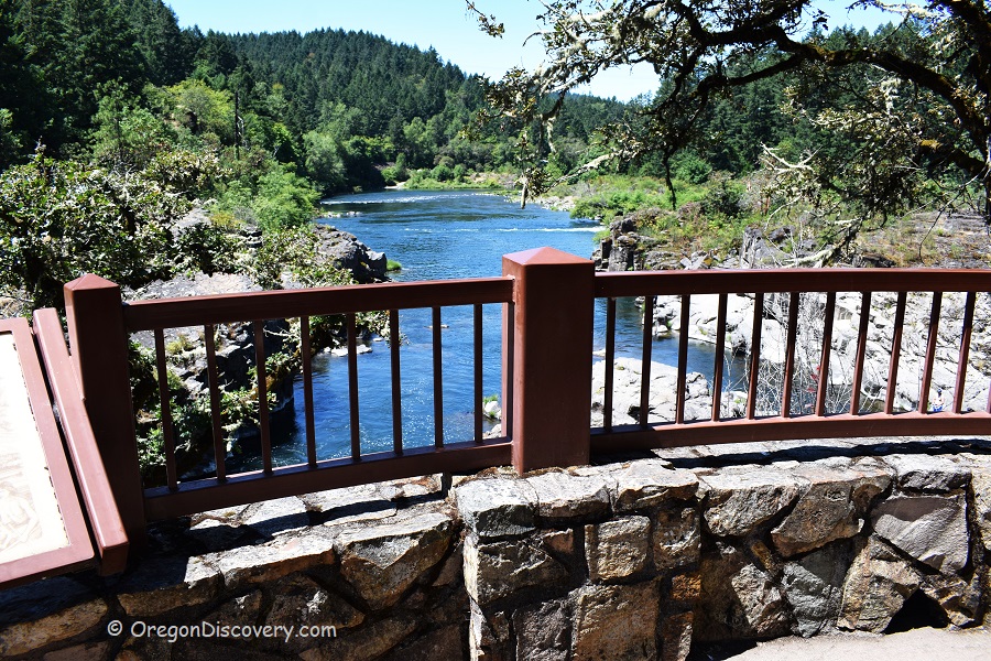 Colliding Rivers Rare Geological Phenomenon in Southern Oregon