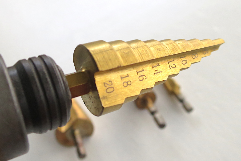 ステップドリルの使い方と注意点【インパクトドライバー使用】