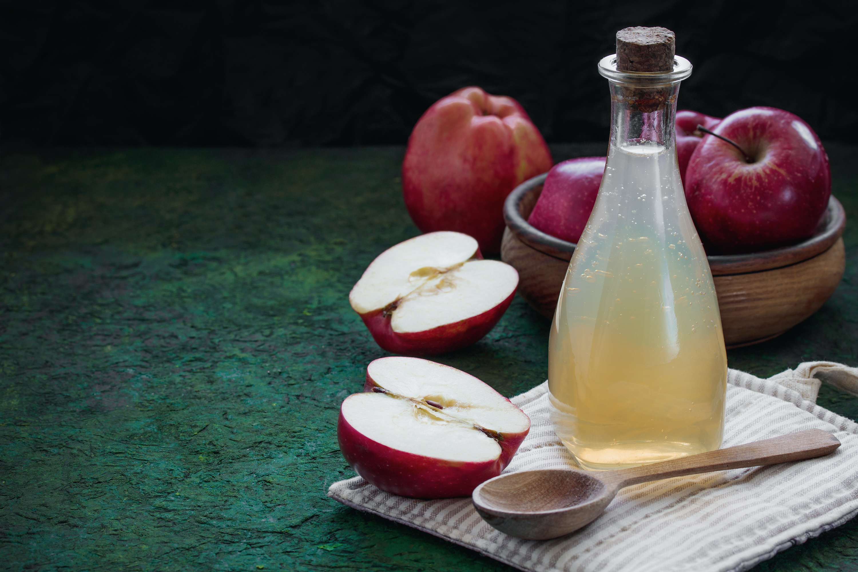 DIY Apple Cider Vinegar Conditioner Rinse That Will Make Your Hair Shine