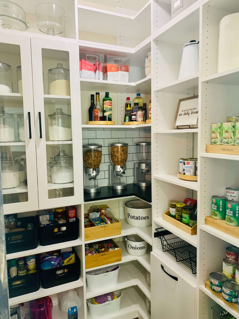 WalkIn Pantry Organization Ideas Solutions That Maximum Space