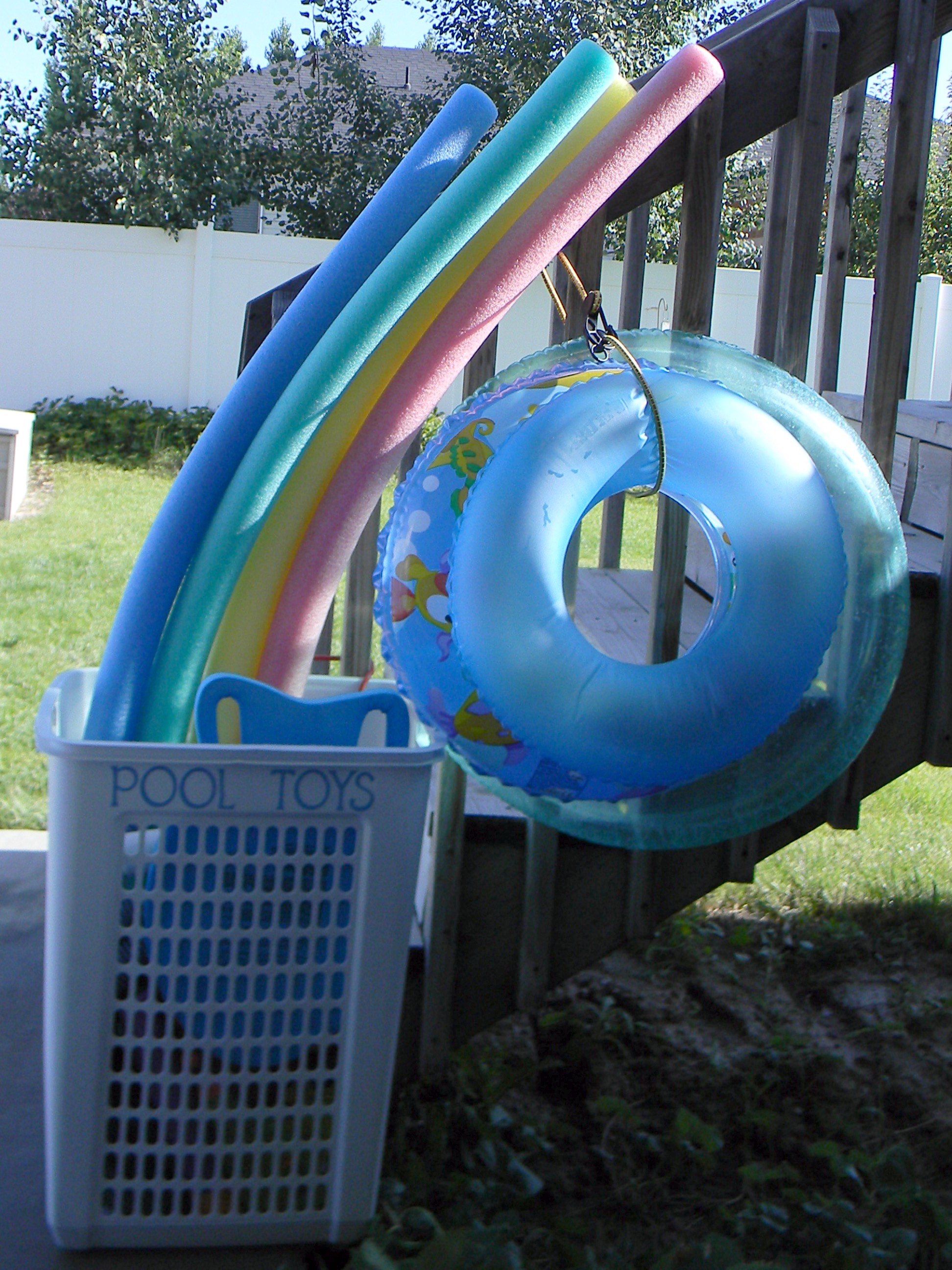 Quick Tip #7 - Bungee Cords - Organize and Decorate Everything