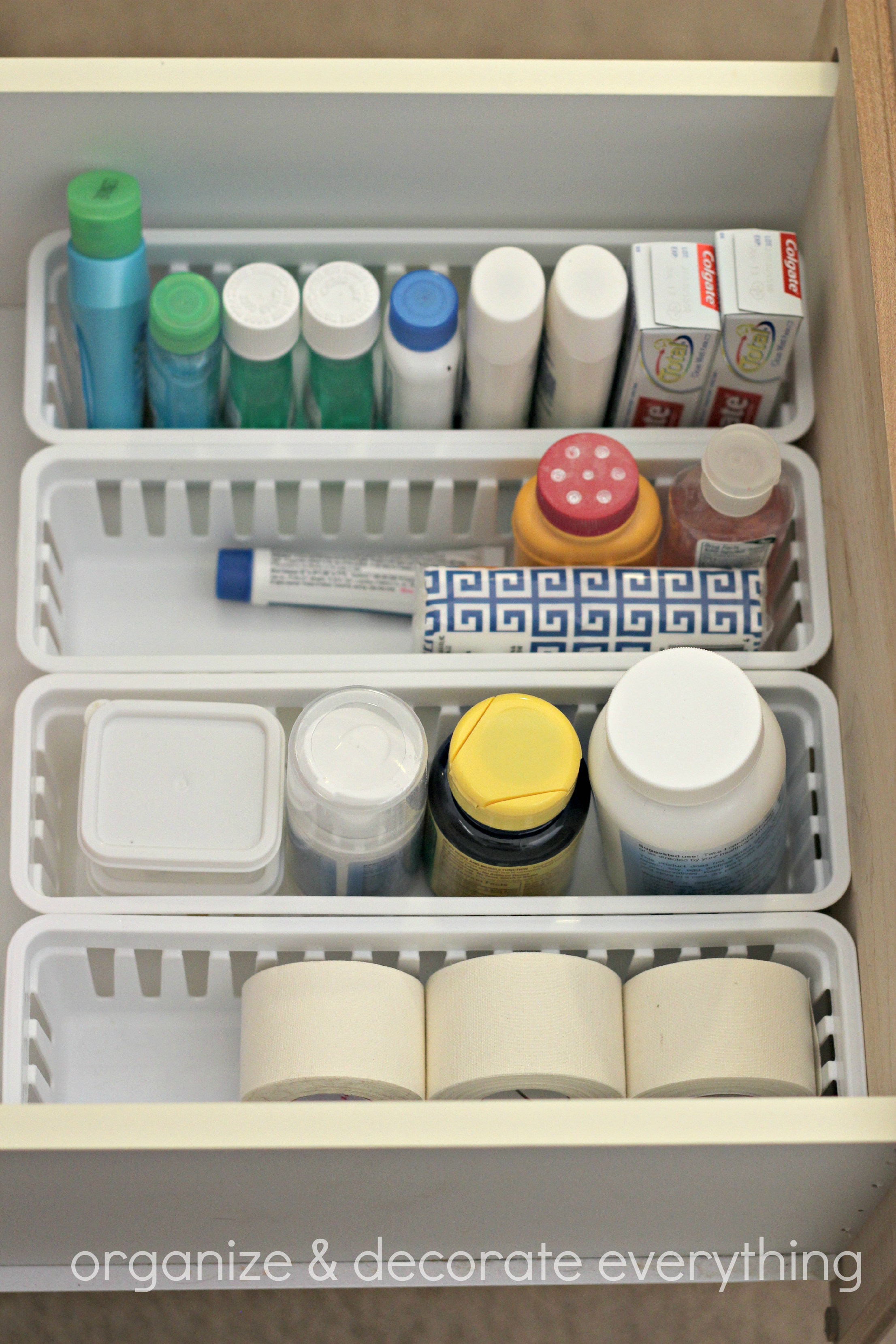31 Days of 15 Minute Organizing Day 7 Bathroom Drawers Organize and Decorate Everything