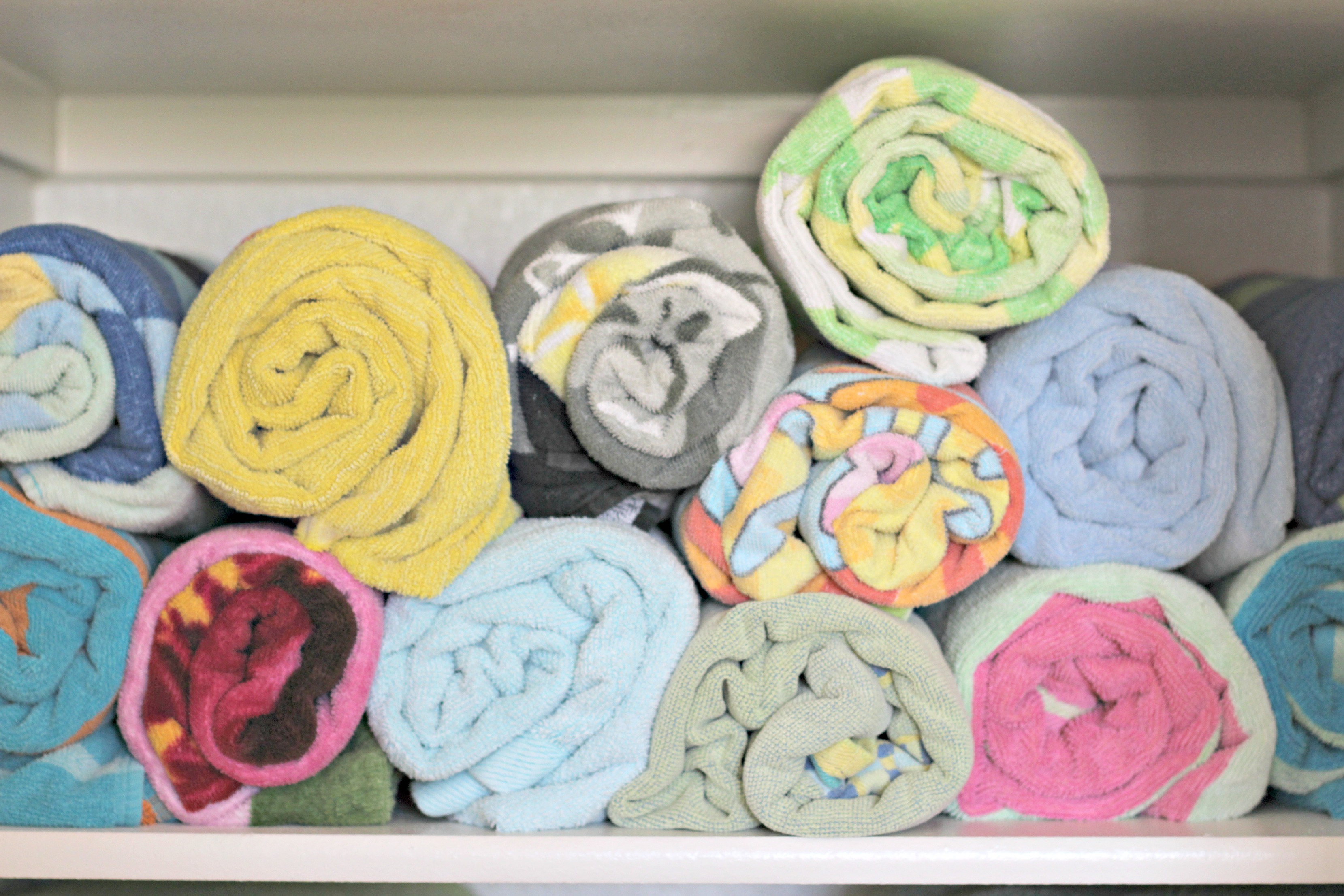 31 Days of 15 Minute Organizing Day 6 Linen Closet Organize and