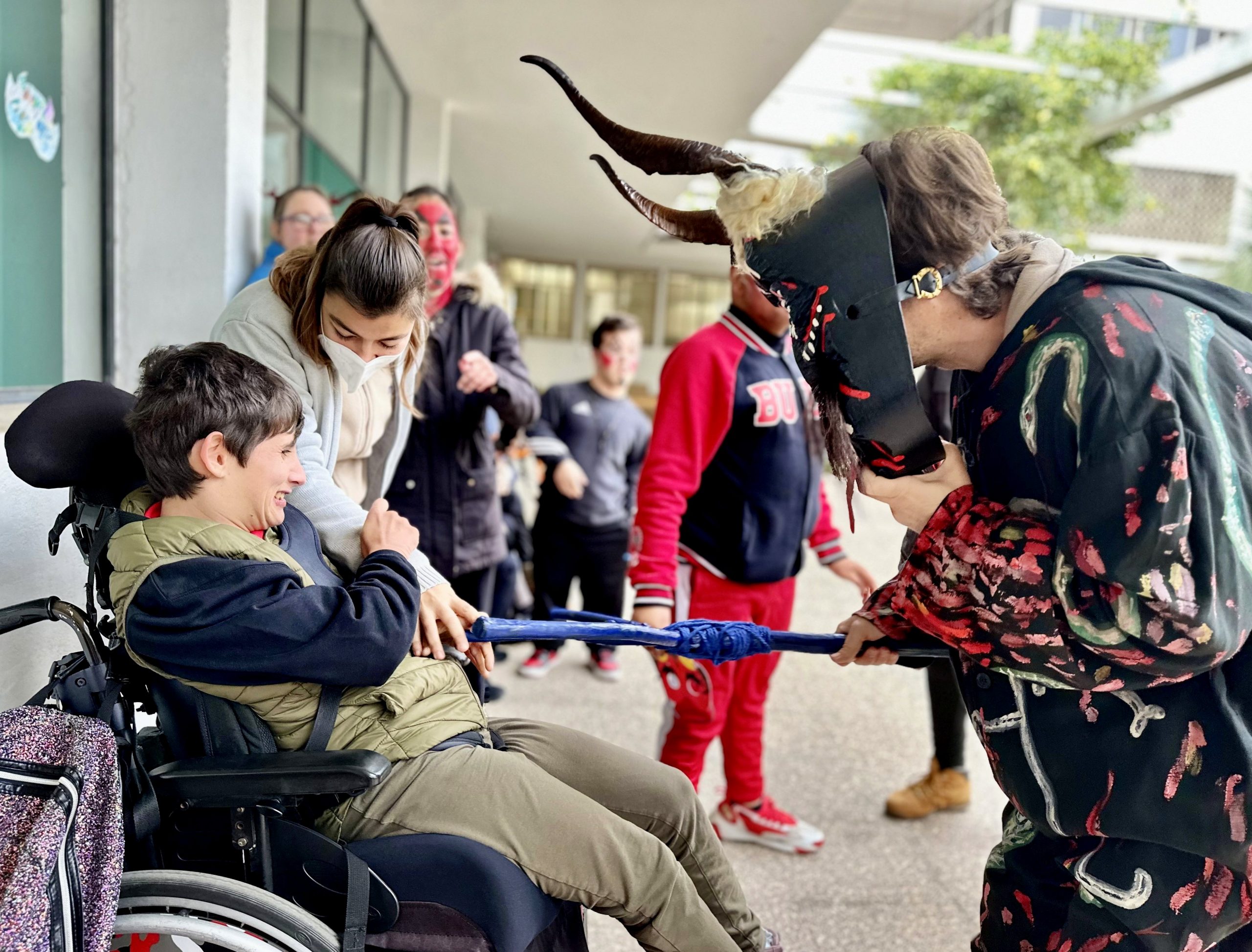 Mater viu Sant Antoni i Sant Sebastià » Organització Mater