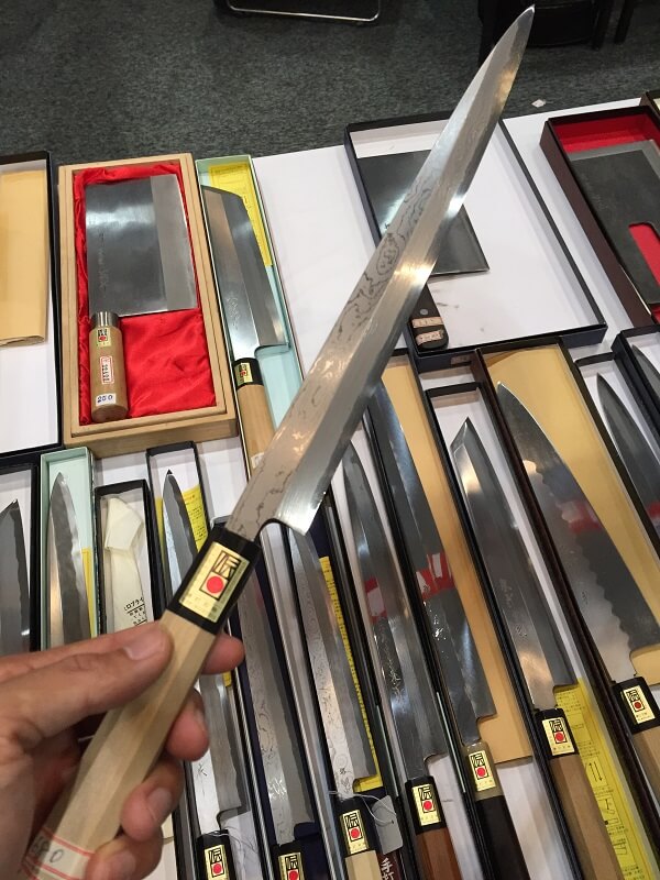 Differences of Handles of Japanese Knives Reasons of Expensive