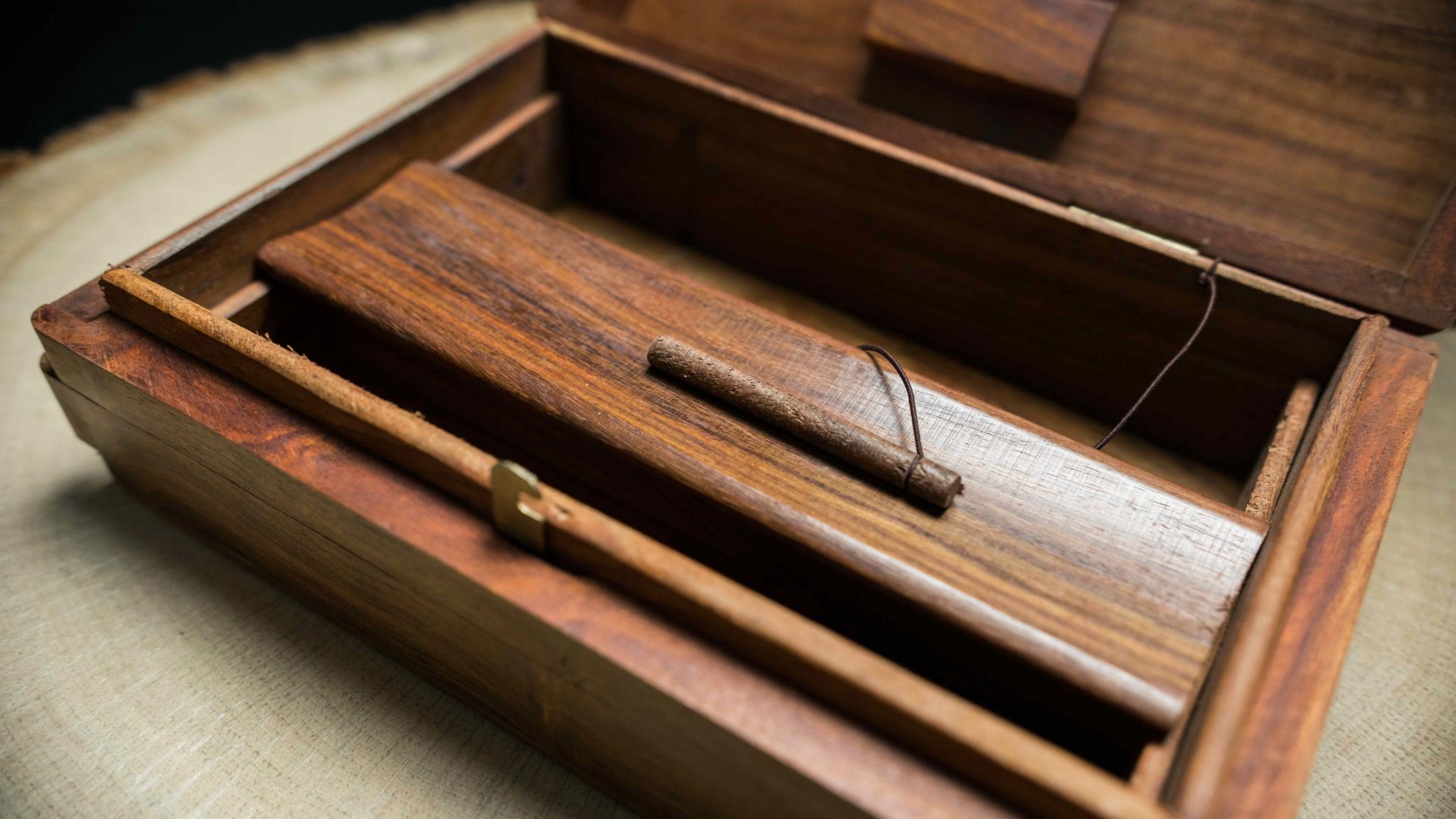 Joint Holz Box "Stone" · Original Kavatza
