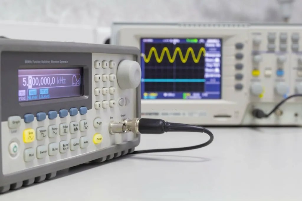 Differentiate Between Online Oscilloscope and Spectrum Analyzer