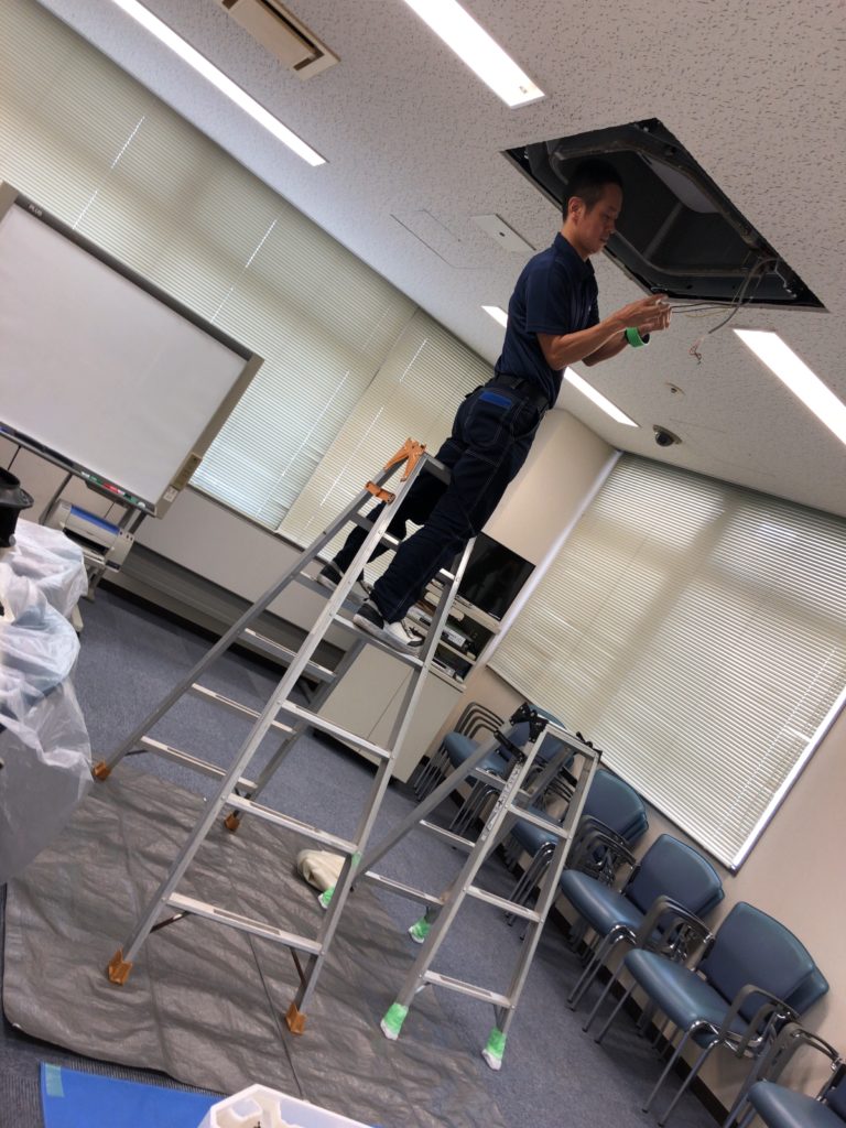 天井埋込式エアコン4方向・方向とカーペット・床のクリーニング☆ おそうじ本舗 南風原店／糸満店