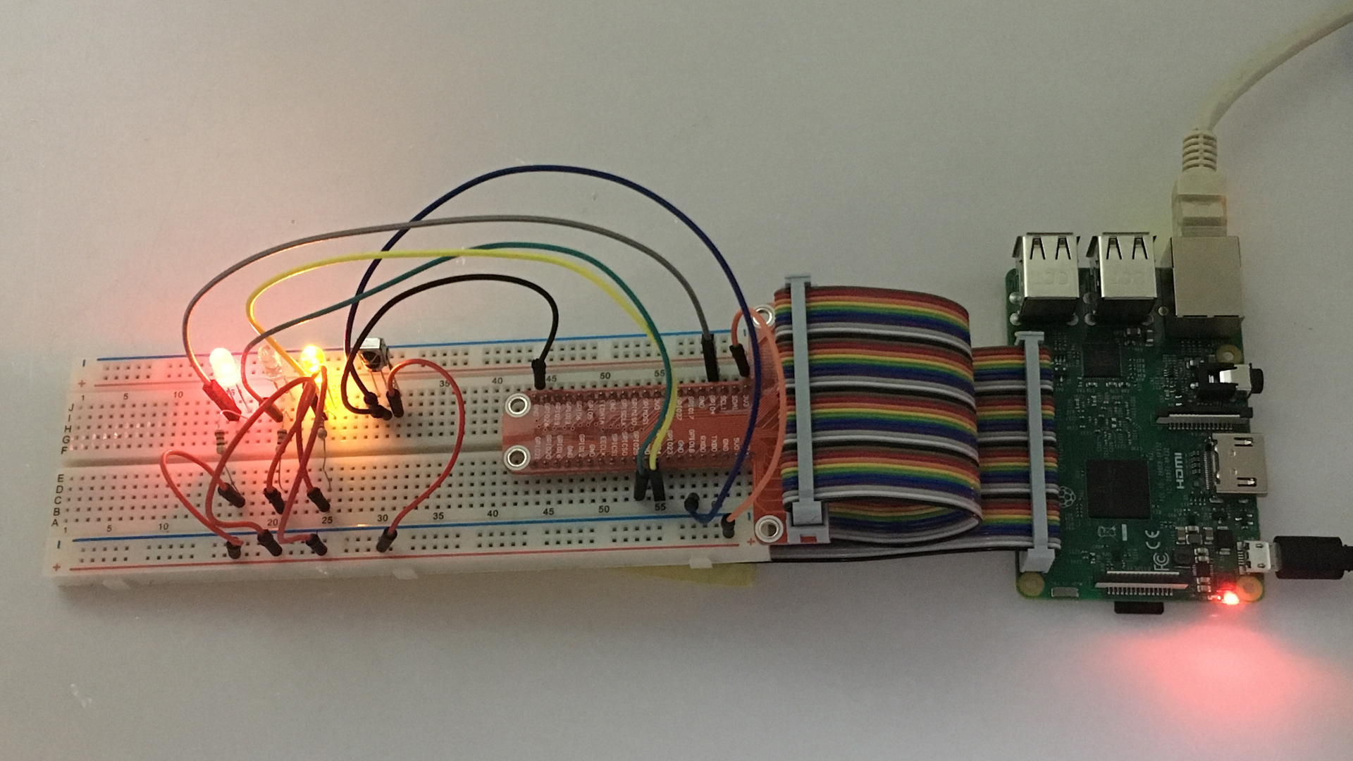 Raspberry Pi Starter Kit Lesson 19：IR Remote with Raspberry Pi «