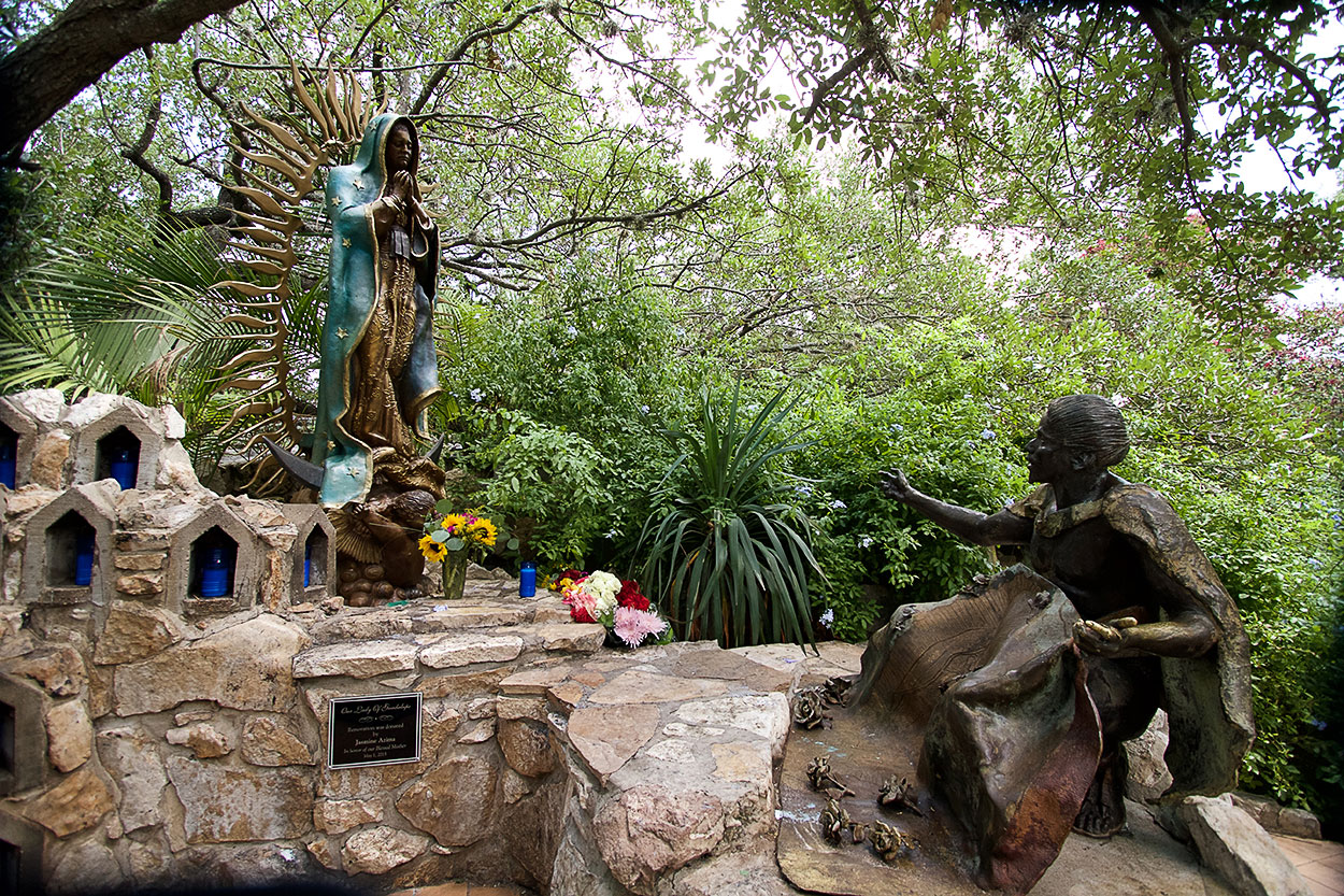 Virgen De Lourdes San Antonio Tx / Lugar Donde La Virgen Maria Hizo Sus