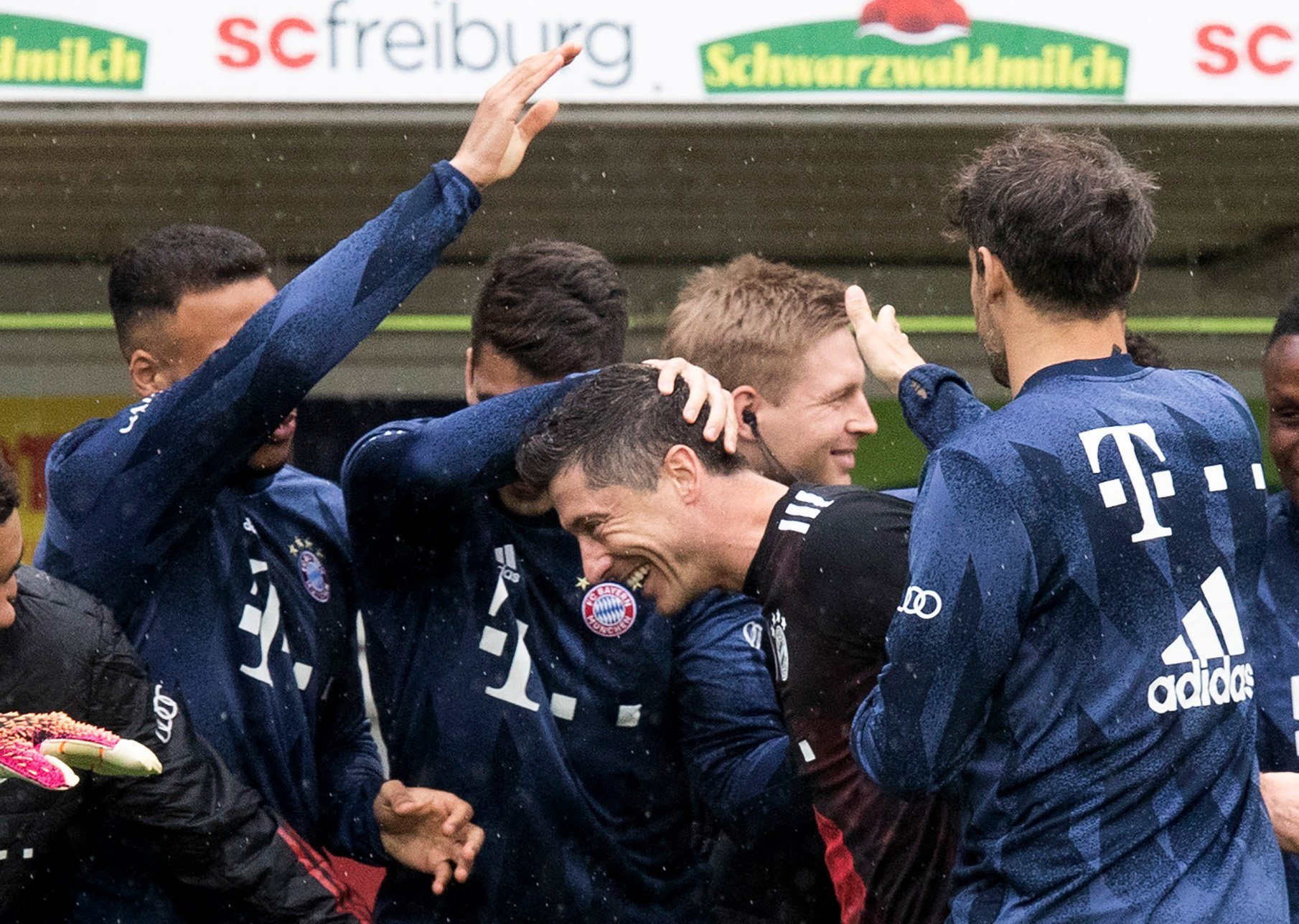Lewandowski egalisiert den UraltTorerekord (40) von „Bomber“ Gerd