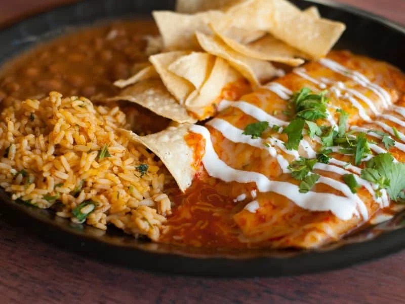 What Goes With Nachos? A Definitive Guide to the Perfect Nacho Plate