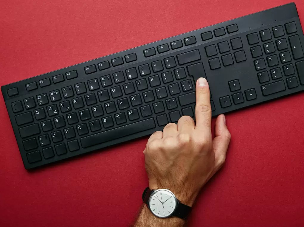 ワイヤレスキーボードおすすめ8選｜持ち運び用のコンパクトサイズも マイナビおすすめナビ