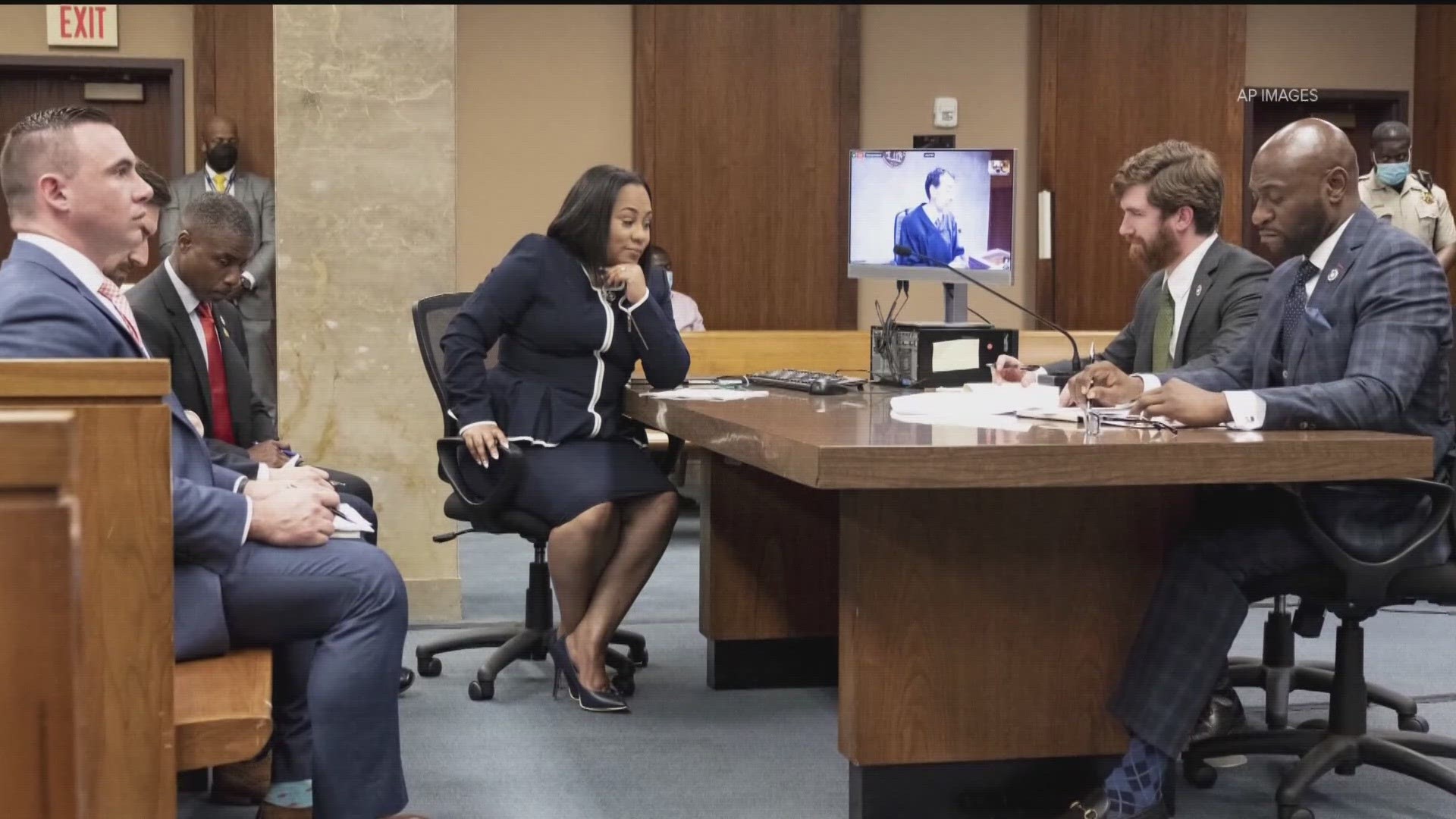 Legal Drama Unfolds As Witness Testifies on Prosecutor's Relationship(03)