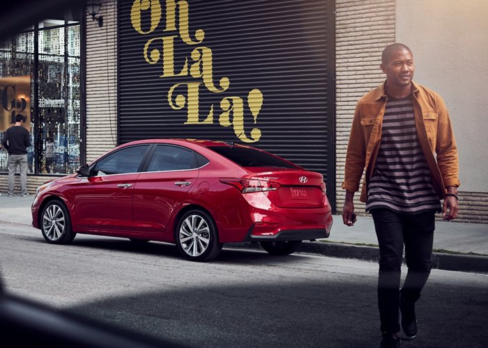 What is the gas mileage of the 2022 Hyundai Accent?