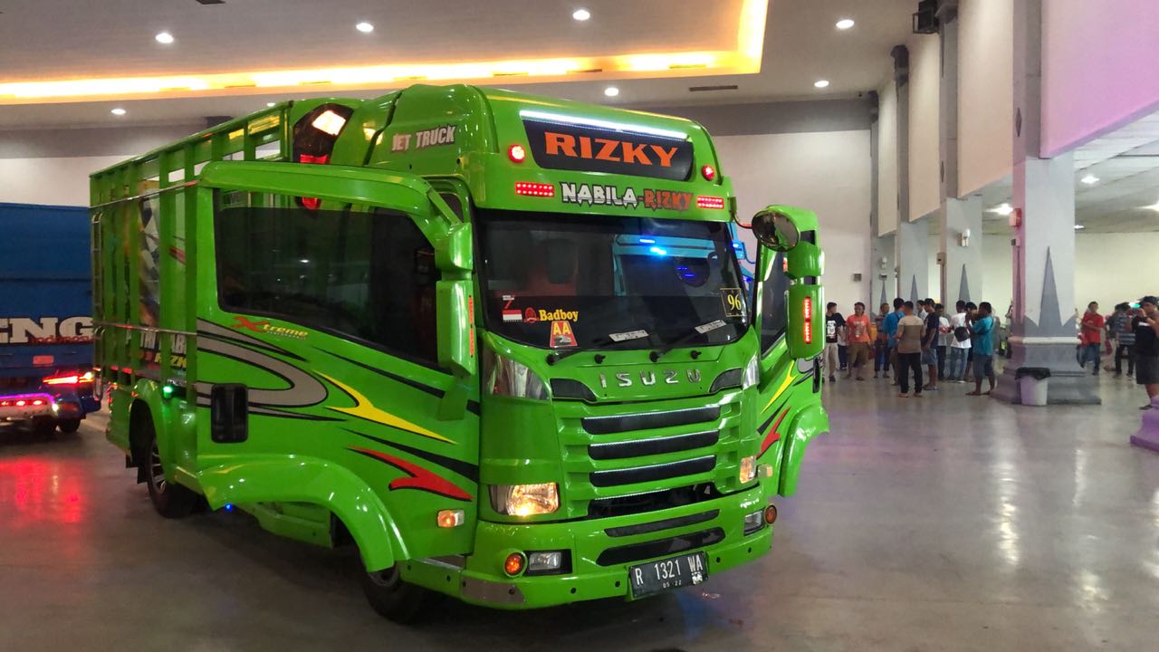 Modifikasi Isuzu Elf Nmr 71 Eksis Di Jogja Truck Festival 2018
