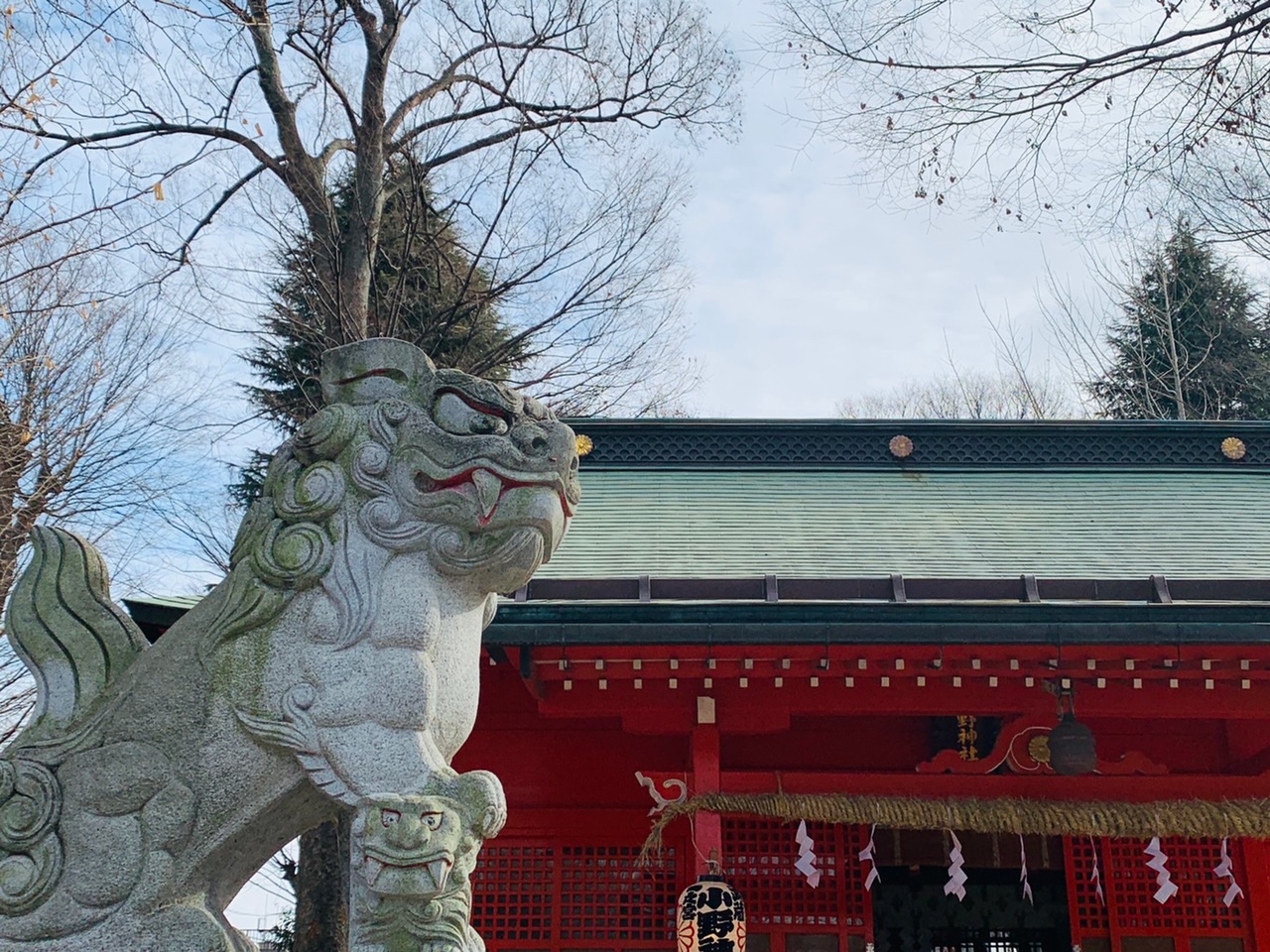 神社にて 健康祈り 手を合わせ 西東京市・国分寺市・小金井市・福岡市のデイサービス おとなりさん。