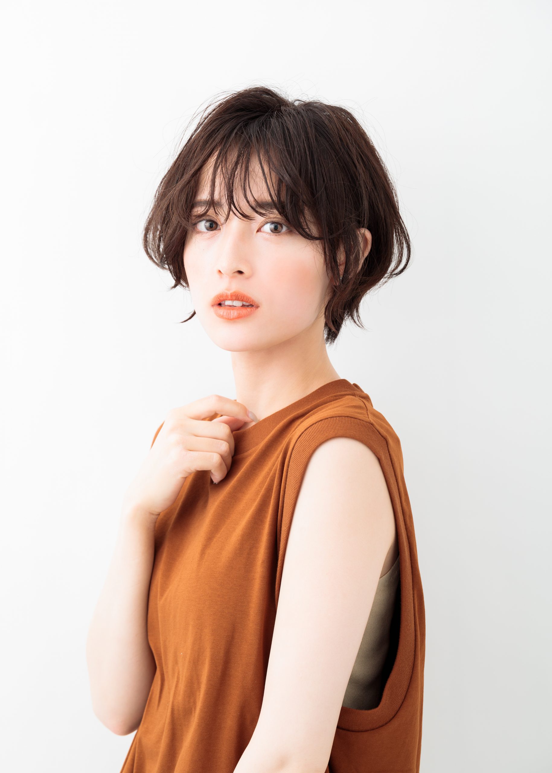 フェイスラインが締まって見える髪型って？ 「美くびれ」ヘアで40代の小顔を叶える 記事詳細｜Infoseekニュース