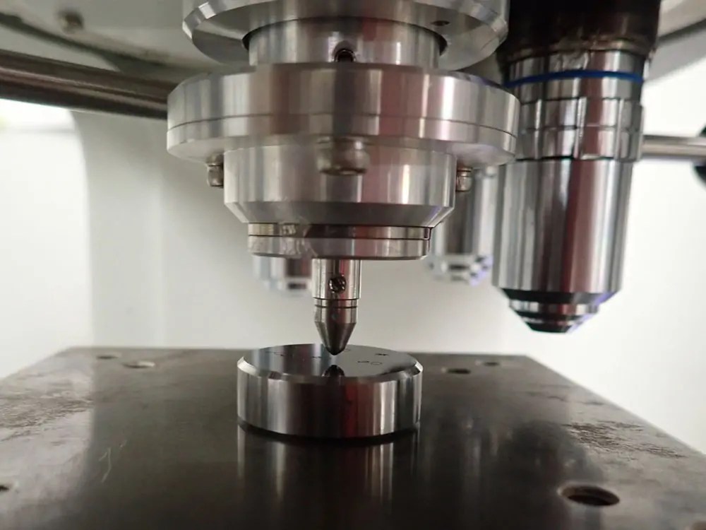 Rockwell Hardness Test vs Vickers