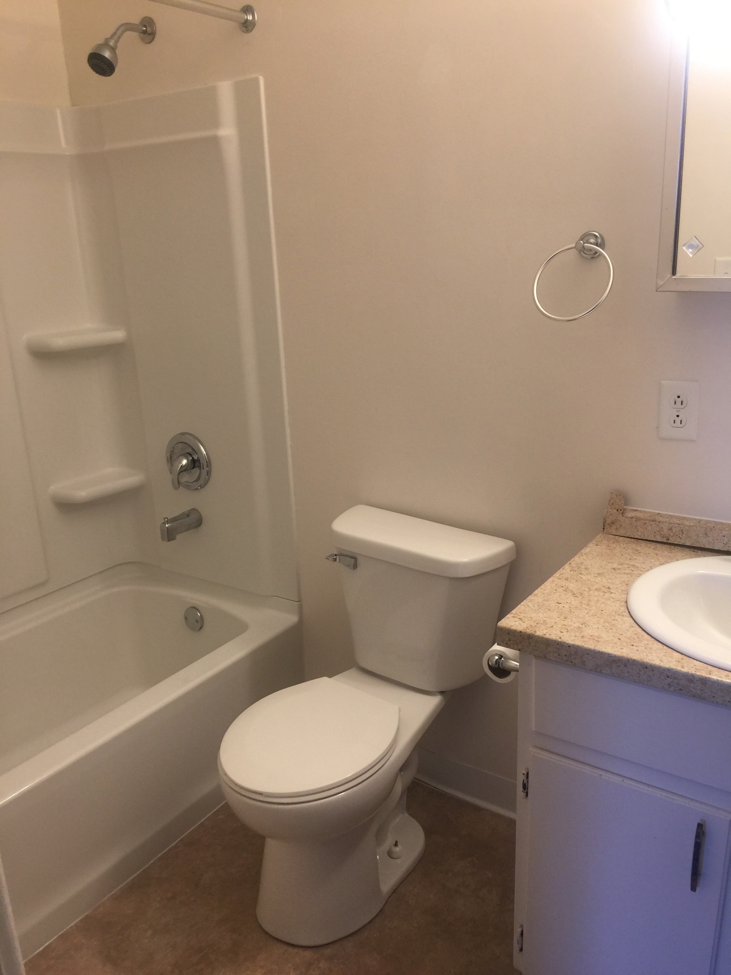 Ottawa Arms Apartments 2 Bed & 2 Bath Apartments