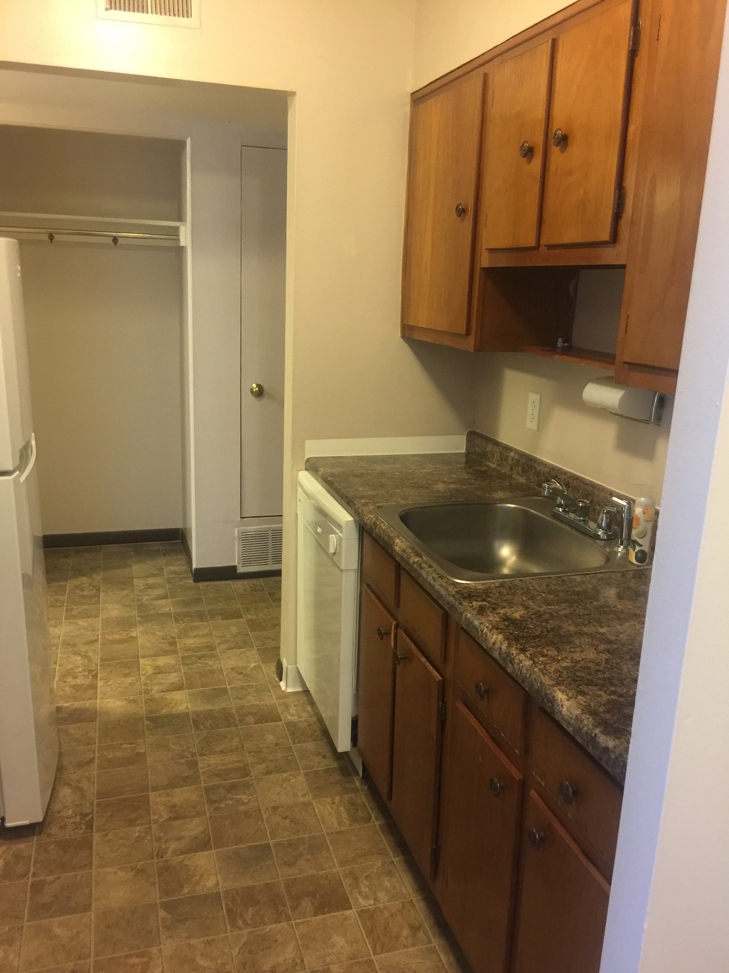 Ottawa Arms Apartments 2 Bed & 2 Bath Apartments