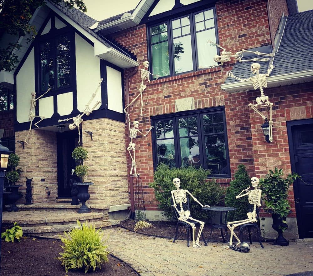 Halloween Decorations Houses Near Me Decorating Ideas