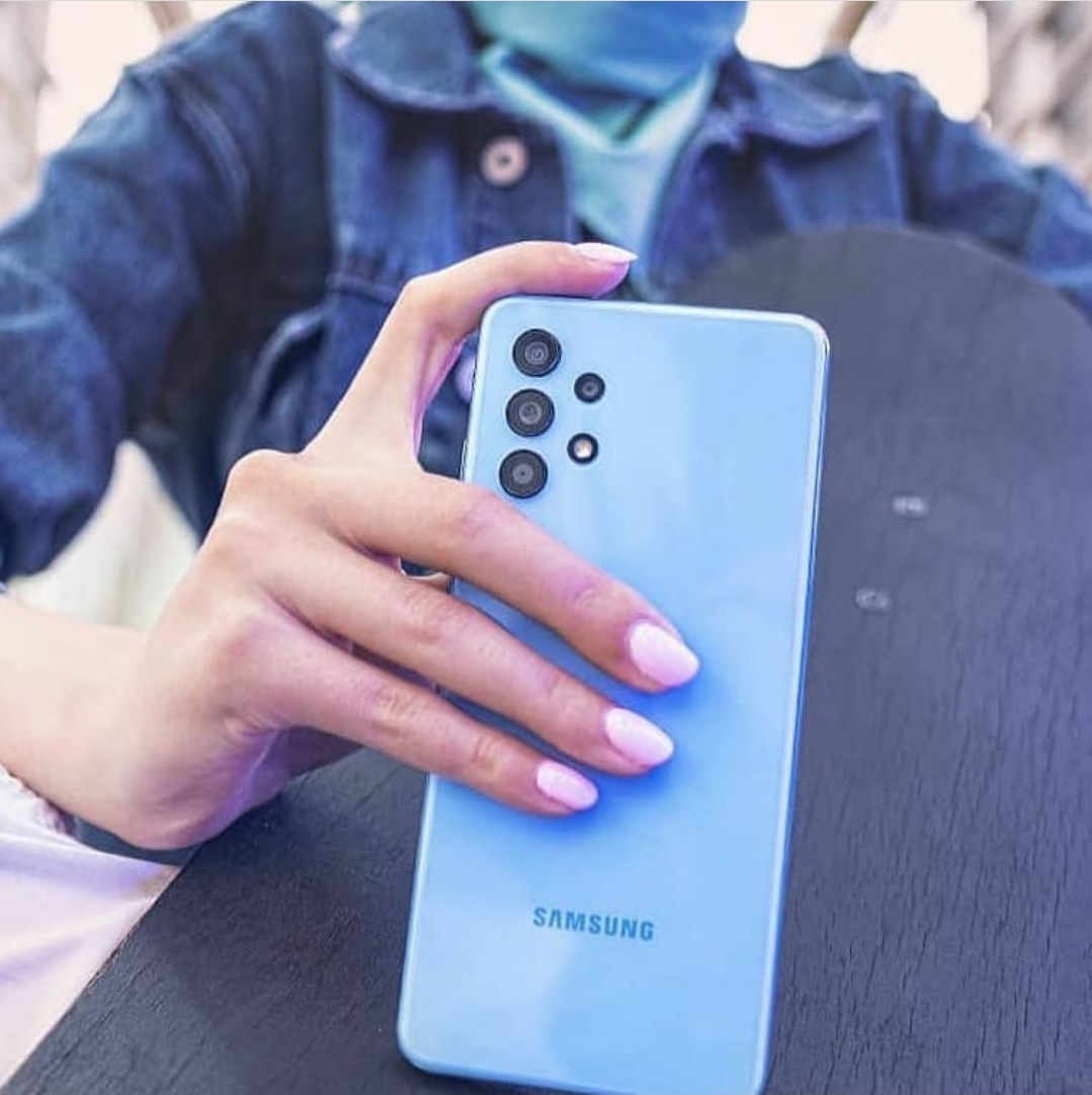 Samsung Galaxy A32 5G raises the bar for phones under 300😱And 🤡 Is it