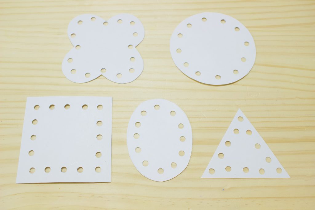 【100均 de モンテッソーリ】「縫いさし」「紐通し」のお仕事用おもちゃの作り方＆やり方【1歳】【2歳】【3歳