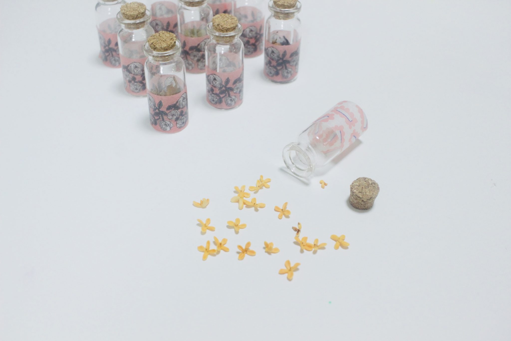 【モイストポプリ】金木犀（キンモクセイ）のドライフラワーの簡単な作り方 〜自然の素材を嗅覚筒に〜【おうちdeモンテッソーリ】 おうちdeモンテ