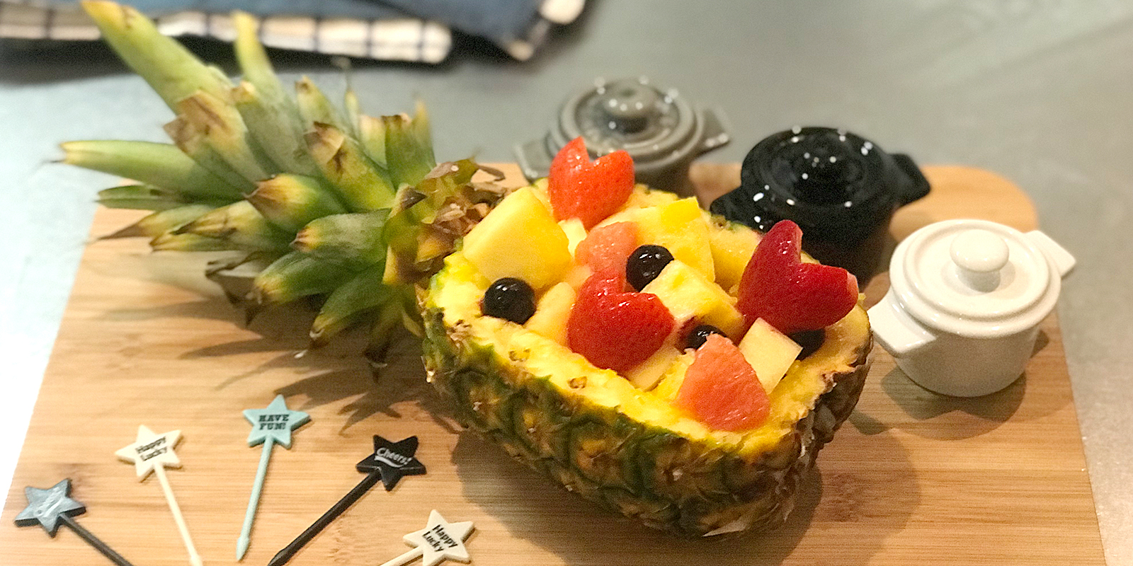 フルーツいっぱい南国パイナップルボート ホームパーティー 推進委員会