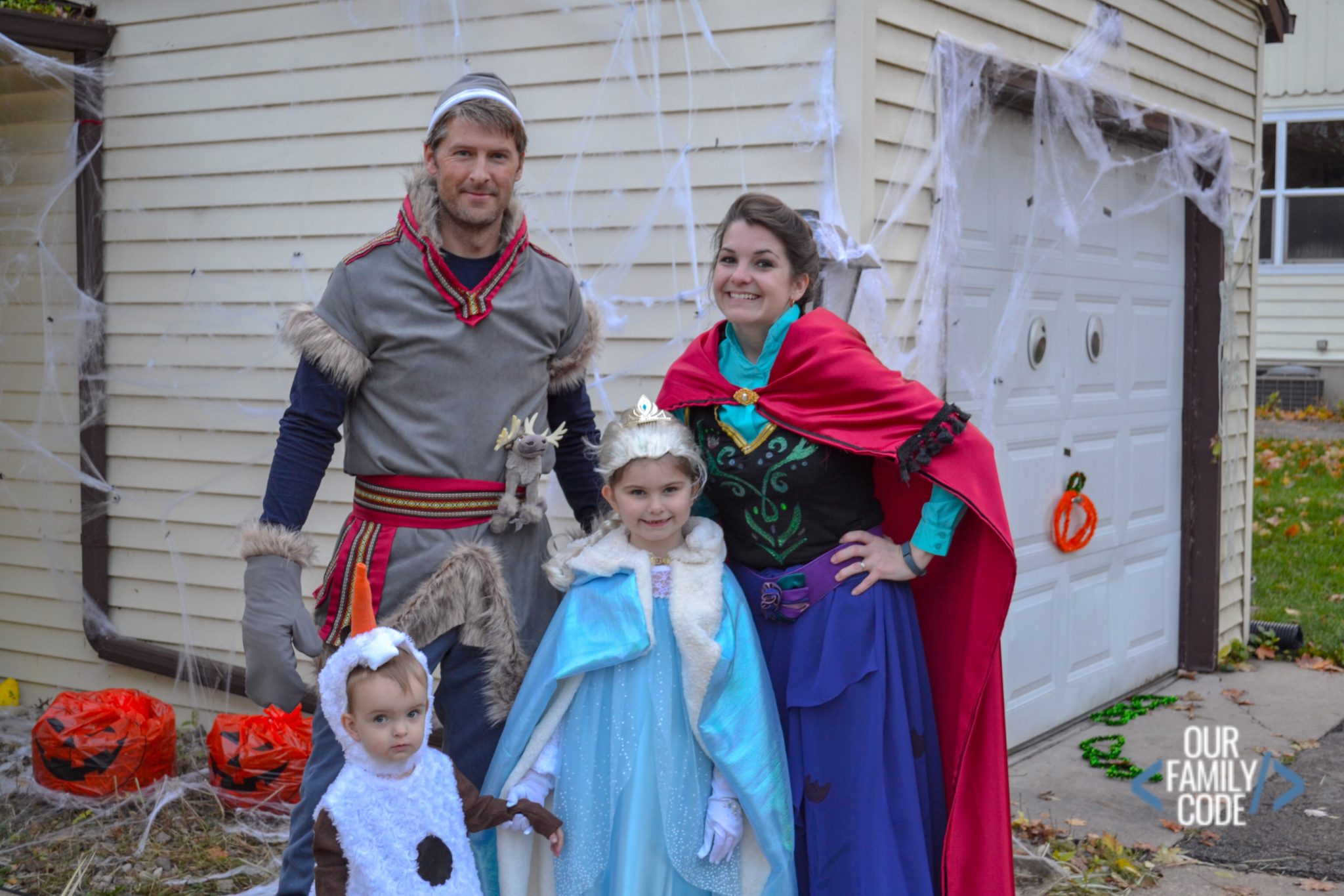 DIY Frozen Costumes for the Entire Family for Halloween