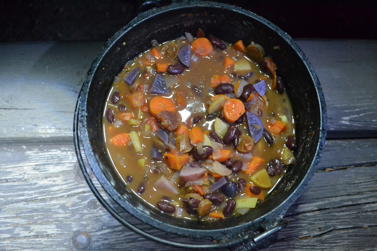 Minestrone soupDutch Oven Version Claudia and Hans Make Stuff