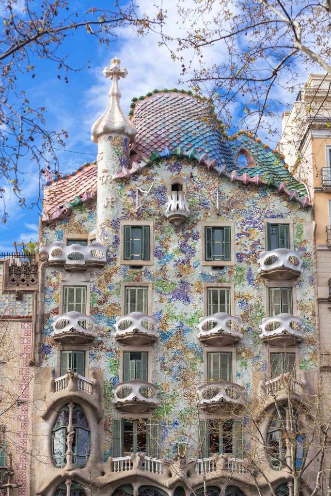 Gaudi for Kids: How to see Gaudi’s most popular buildings in Barcelona with kids. #barcelona #spain #europetravel #familytravel #gaudi // Best Gaudi Buildings | Barcelona with Kids | Sagrada Familia Tickets | Casa Mila | Casa Batllo | Park Guell with Kids | Where to Find | Guided Tour | Free Walking Tour | Family Tours | Barcelona Kids Tours | Antoni Gaudi Books | Barcelona Guide | Things to Do in Barcelona | Family-Friendly Barcelona