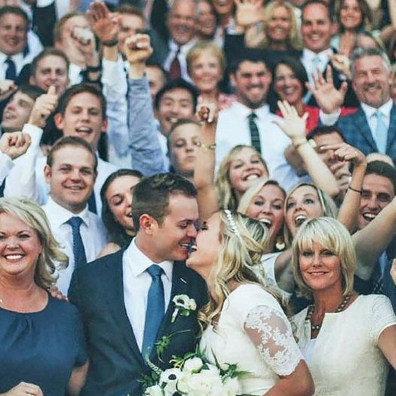 Tips For Offering And Dealing With "Plus Ones" At Your Wedding