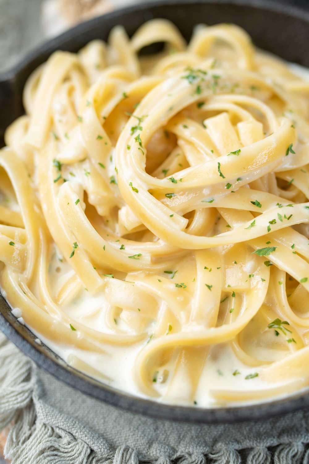 Pioneer Woman Alfredo Sauce Table for Seven