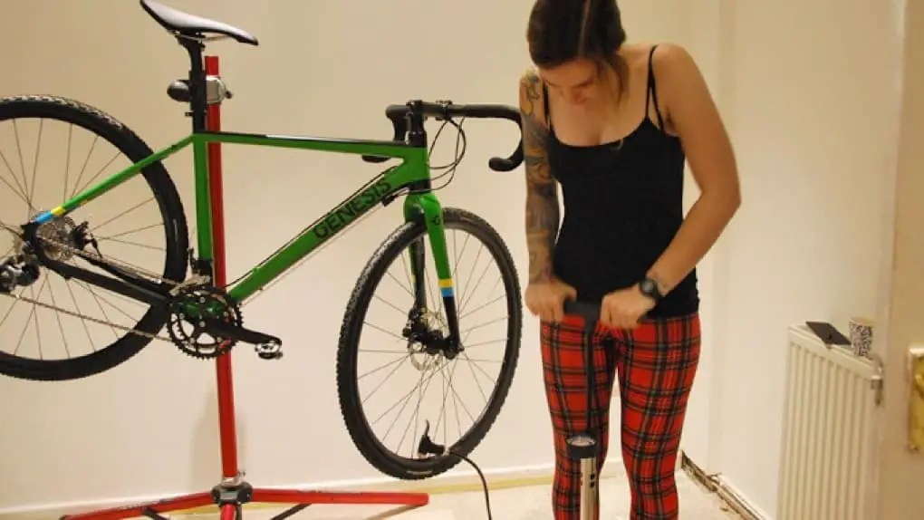 A Comprehensive Guide on How to Use A Bike Pump Outdoor Lab With J