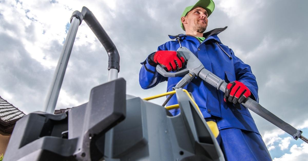 7 Best Commercial Pressure Washers for Industrial Cleaning in 2022 Outerguide
