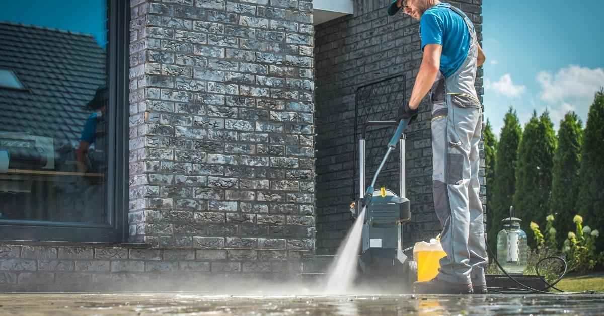 The Most Powerful Electric Pressure Washers in 2022 (Reviews & Guide