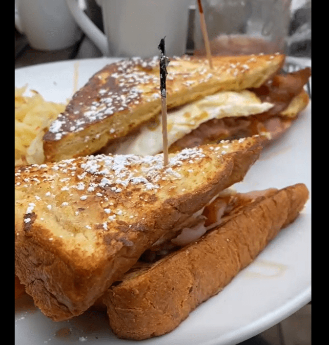 Chicago, IL Honey Berry Cafe Out For Bloodies