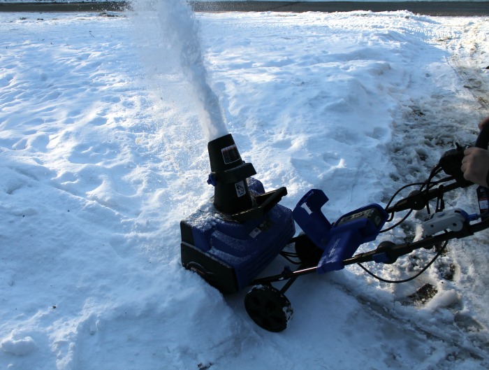 Snow Joe iOn Hybrid Review Outnumbered 3 to 1