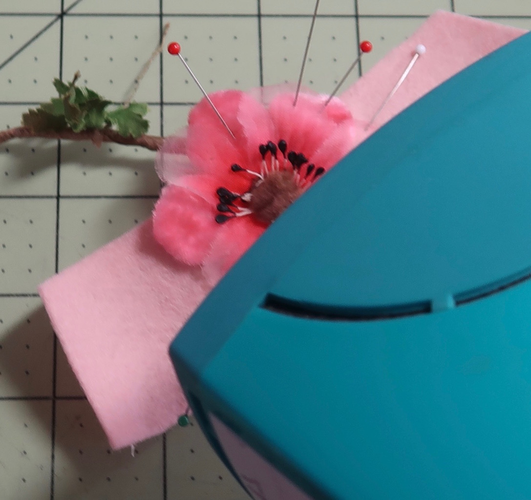 Howto fix a vintage silk flower …out of a portrait
