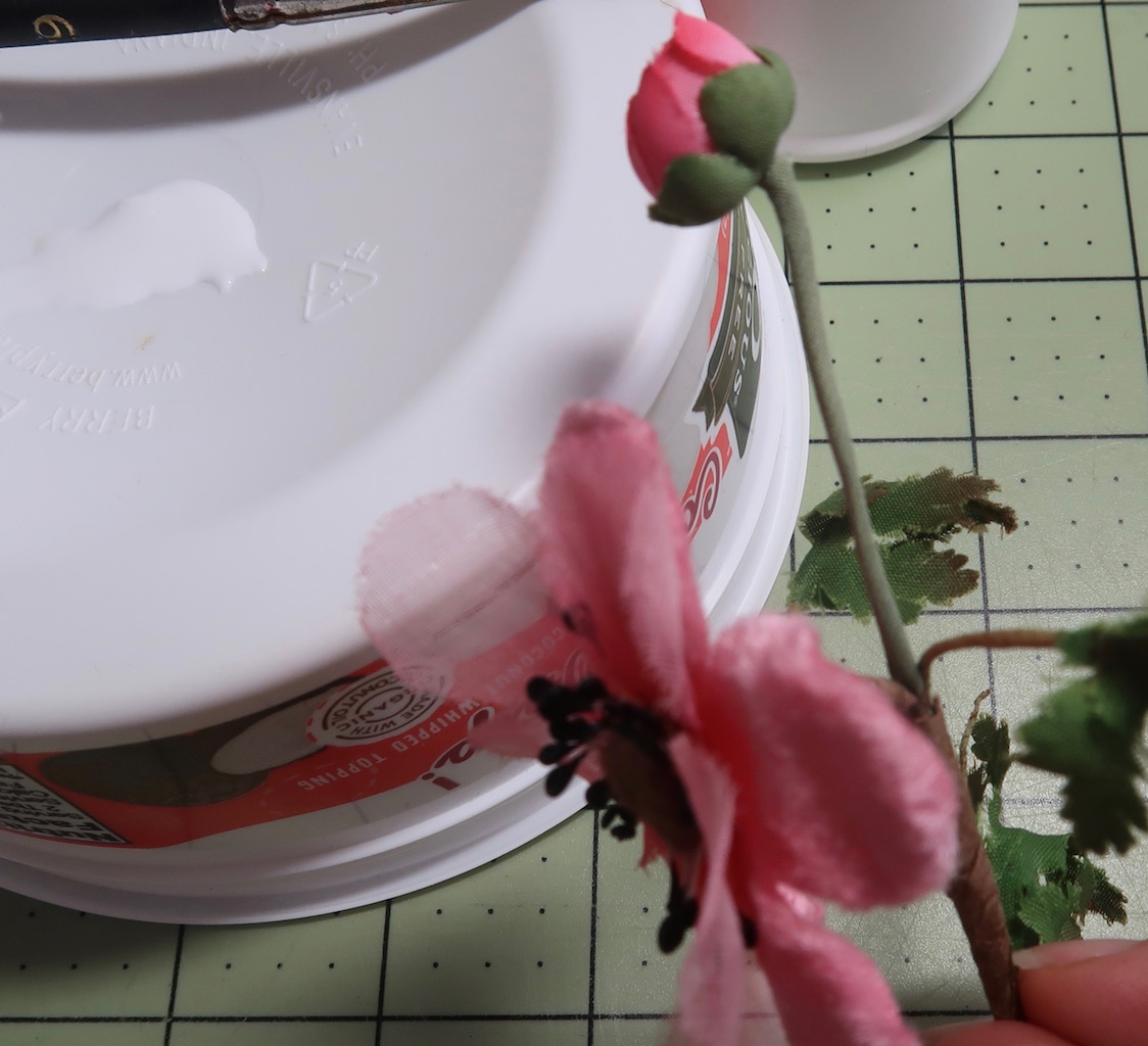 Howto fix a vintage silk flower …out of a portrait