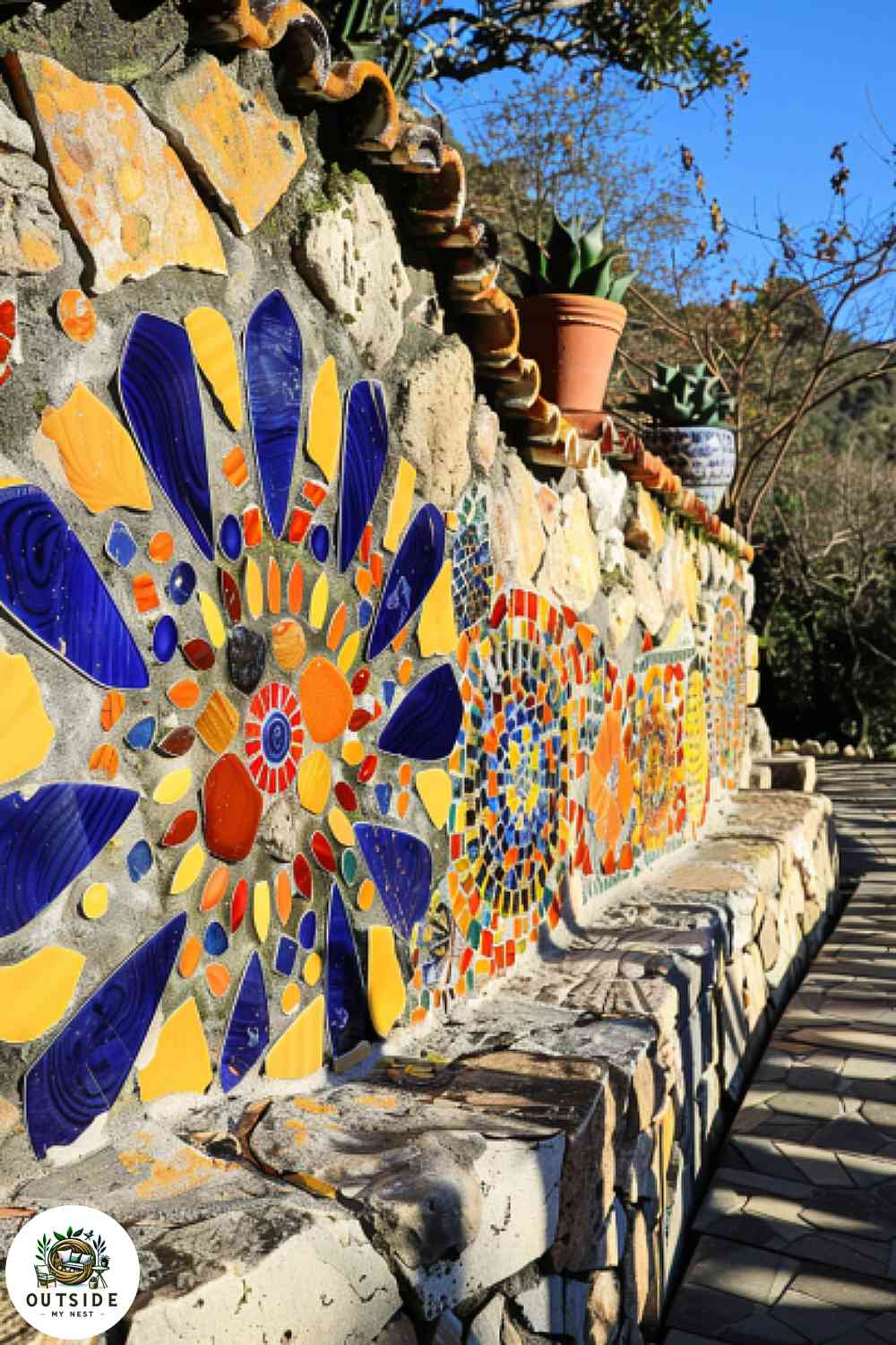 25 Beautiful Ways to Add a Retaining Wall to Your Sloped Yard Page 15