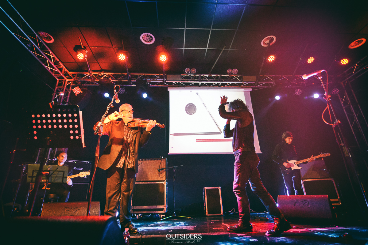 SOUND AND VISION23 OUTsiders webzine