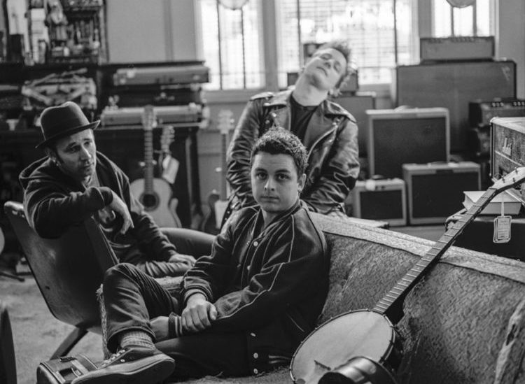 Green Day Boulevard Of Broken Dreams testo e traduzione OUTsiders