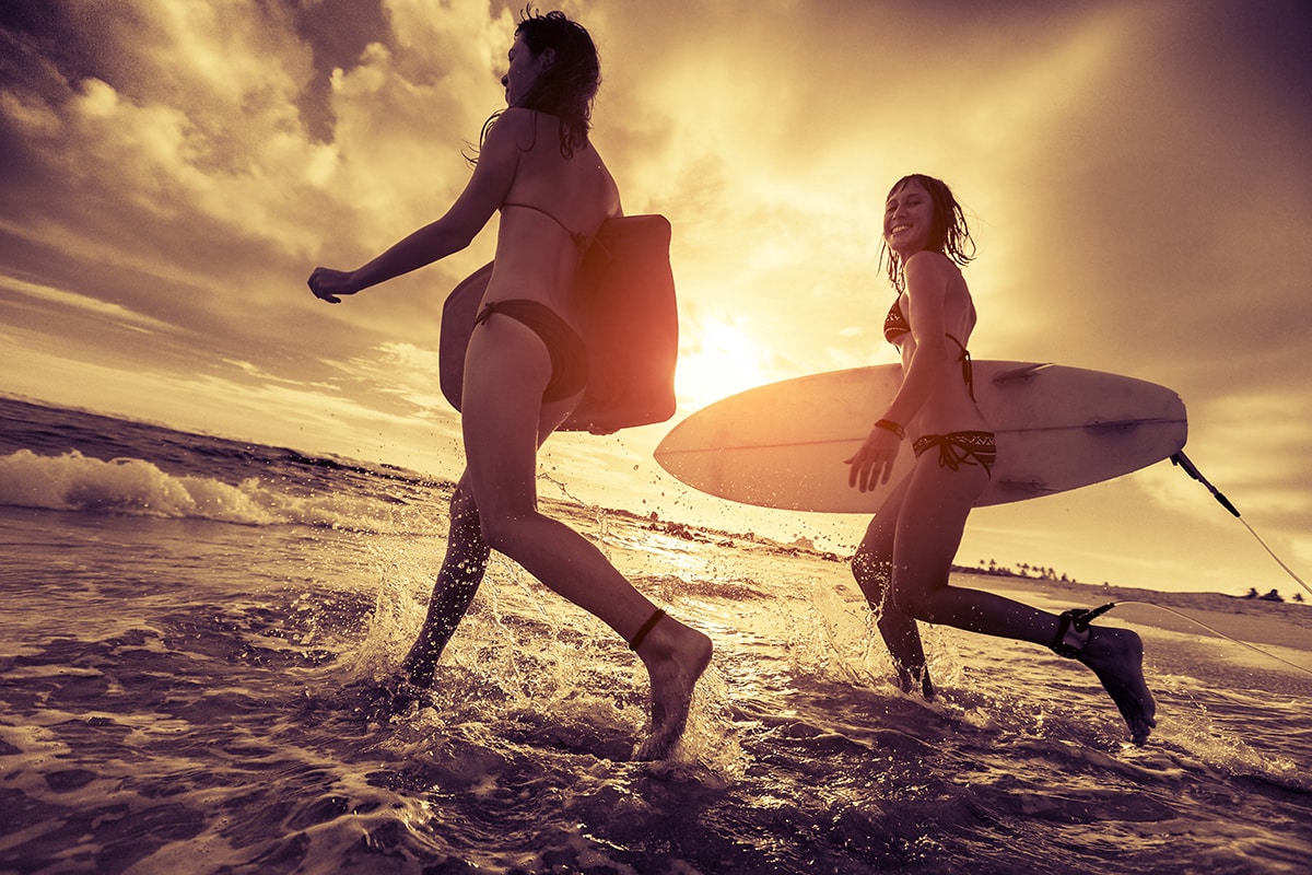 Bodyboarding vs. Surfing (What Is Best)