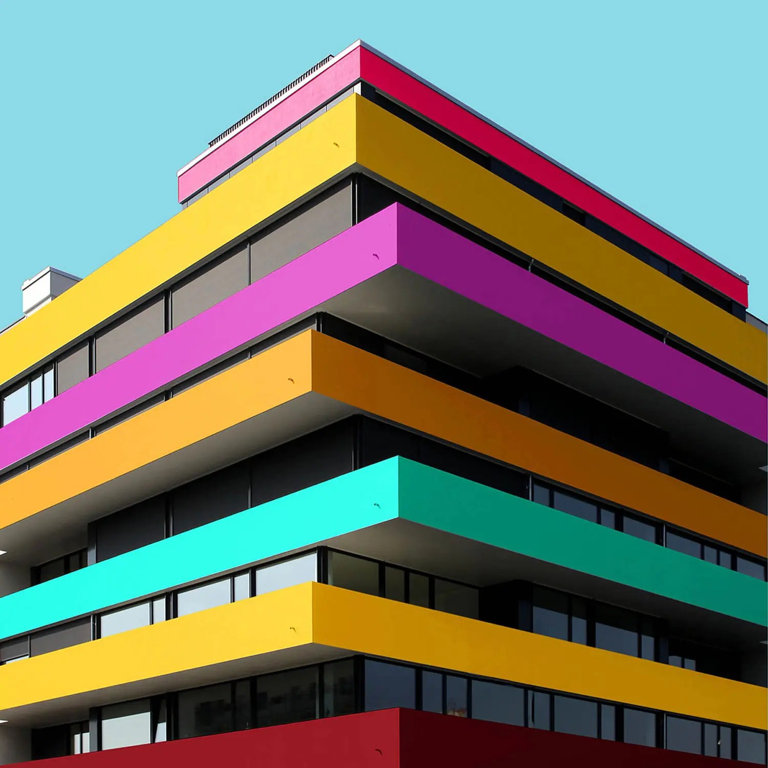 Una Perspectiva Arquitectonica Del Edificio Con Mucho Color Ovacen