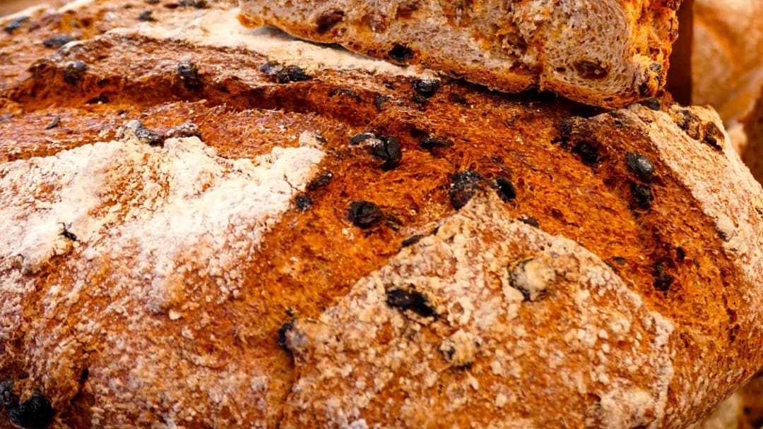How to Create the Perfect Raisin Bread in a Dutch Oven