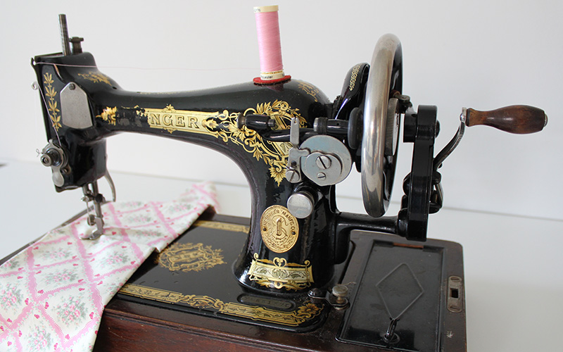 Just bought an Old Singer Sewing Machine! Overdale Fabrics